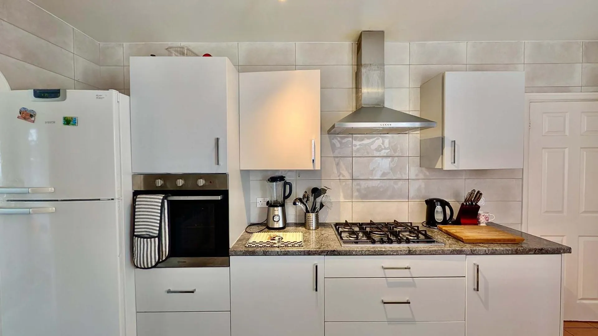 Spacious House With Amazing Backyard And Parking Hounslow