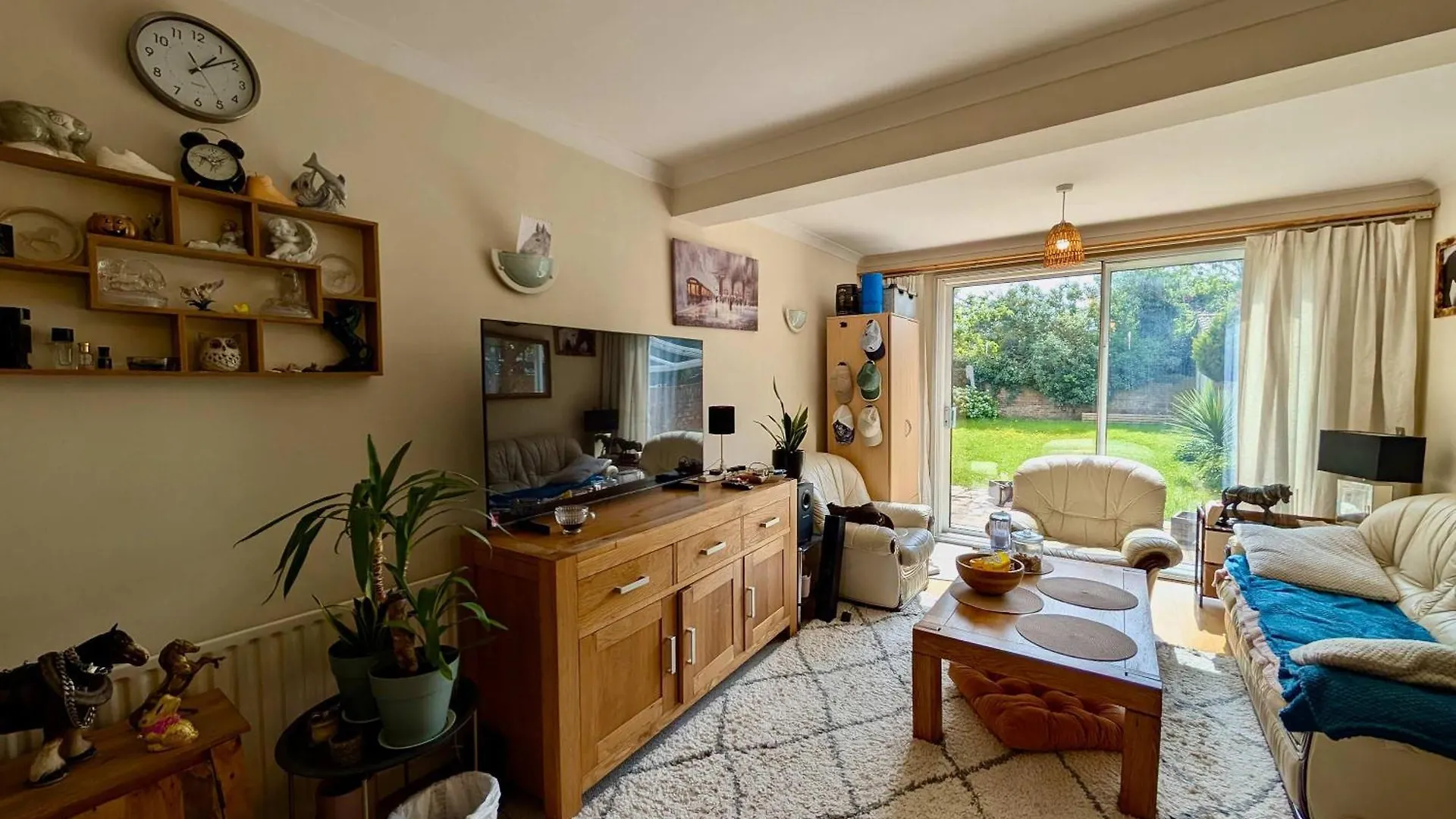 Spacious House With Amazing Backyard And Parking Hounslow