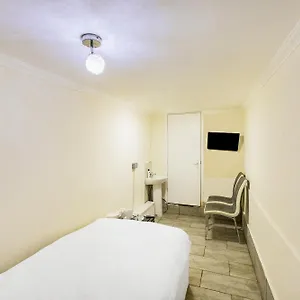 2* Hotel Old Oak Tree