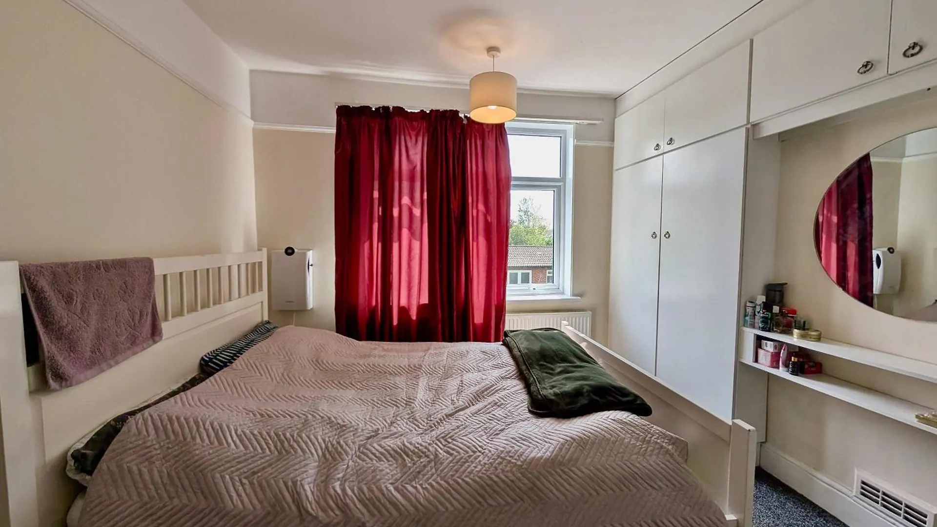 Spacious House With Amazing Backyard And Parking Hounslow